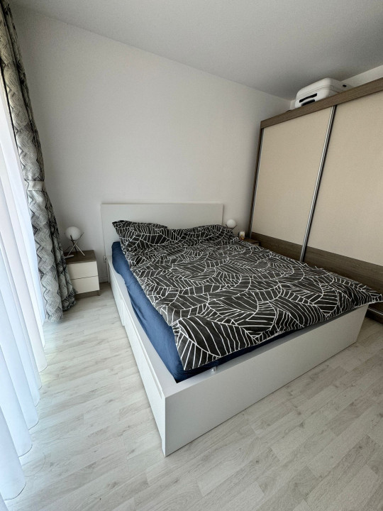 Apartament 3 camere, 74 MP cu terasa de 30 MP, mobilat, A. Muresanu la cheie