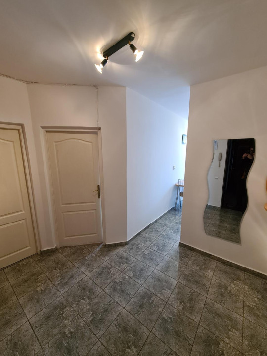 Apartament cu o camera, 42 mp, zona Iulius Mall