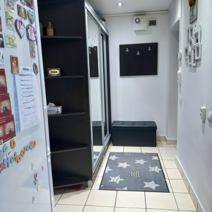 Apartament 2 camere , 51 mp utili , parcare , 3 balcoane , zona Eroilor