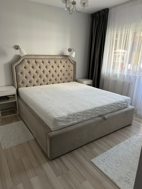 Apartament de 3 camere, 2 bai, 77 mp,zona VIVO