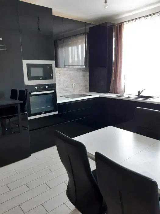 Apartament de 4 camere, 75  mp, Zona Vivo