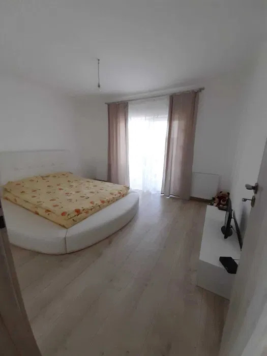 Apartament de 4 camere, 75  mp, Zona Vivo