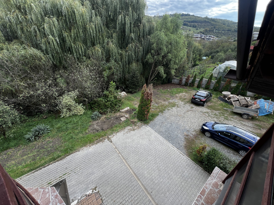 Casa idividuala de inchiriat , 360 mp utili zona Tautiului 