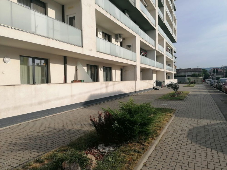 Apartament de 3 camere, bucatarie, balcon de 12 mp,zona cbc Marasti