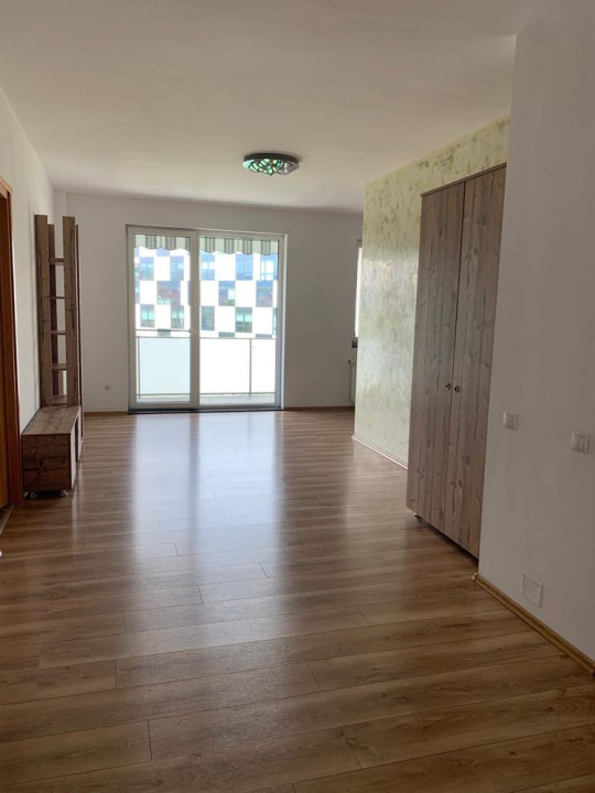 Apartament de 3 camere, bucatarie, balcon de 12 mp,zona cbc Marasti