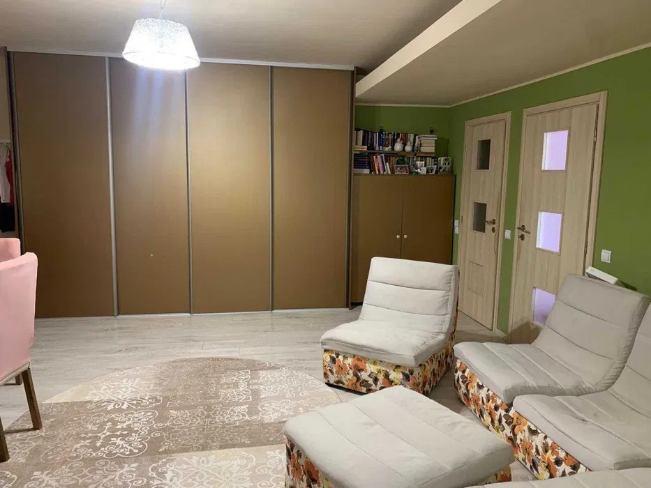 Apartament cu 3 camere, 57 mp, zona VIVO