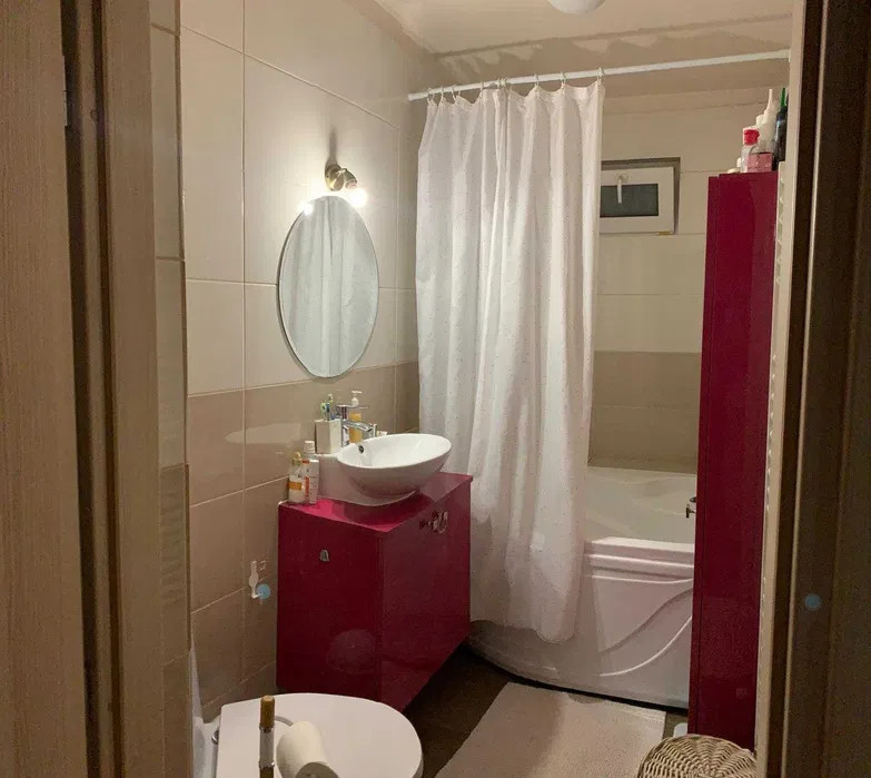 Apartament cu 3 camere, 57 mp, zona VIVO