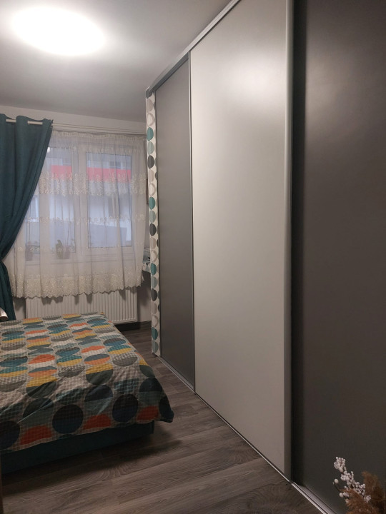 Apartament 2 camere , 50mp utili, parcare, zona Sesul de sus.