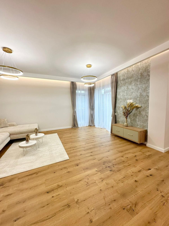 Apartament de 3 camere, 90 mp, terase 30 mp, garaj, zona Sesul de Sus