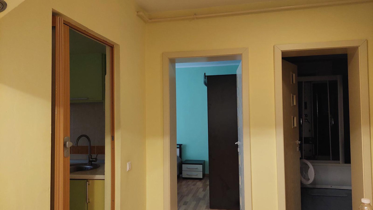 de inchiriat apartament cu 2 camere decomandate si parcare