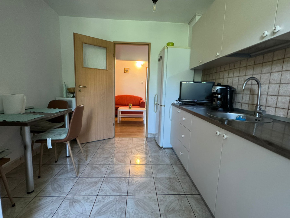 Apartament 3 camere decomandate, etaj intermediar, zona Kaufland Marasti