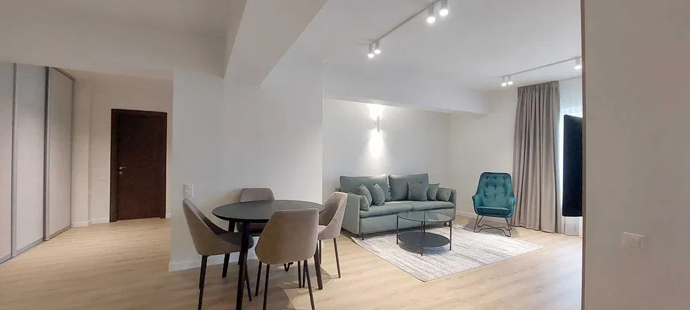 Apartament 2 camere decomandate, etaj intermediar, zona Plopilor