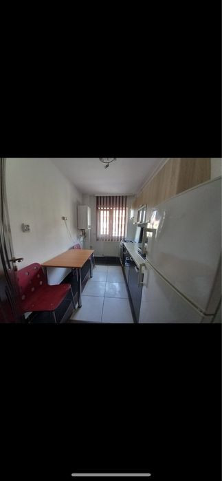 Apartament de 2 camere, Decomandat, situat in zona Eroilor