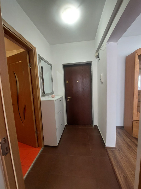 Apartament de 2 camere decomandat, 50 mp, zona Eroilor