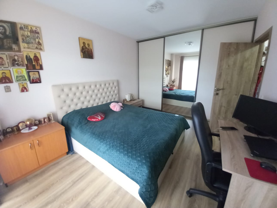 Apartament de 2 camere, Semidecomandat, zona Sesul de sus