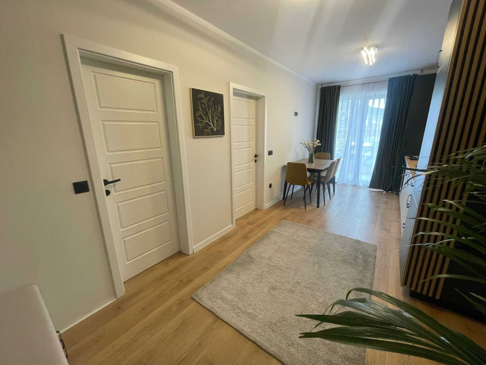 Apartament ultrafinisat de 2 camere, Semidecomandat, zona Stejarului