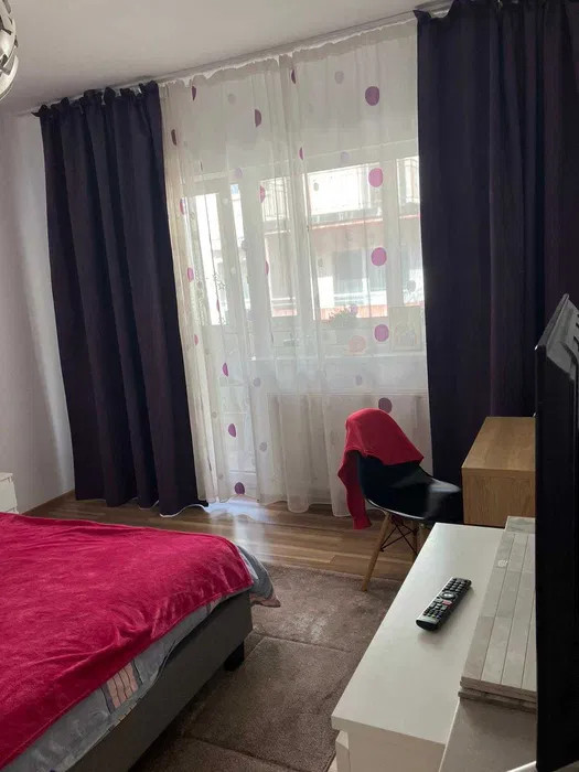 Apartament cu 2 camere, 42 mp, balcon, zona Stejarului