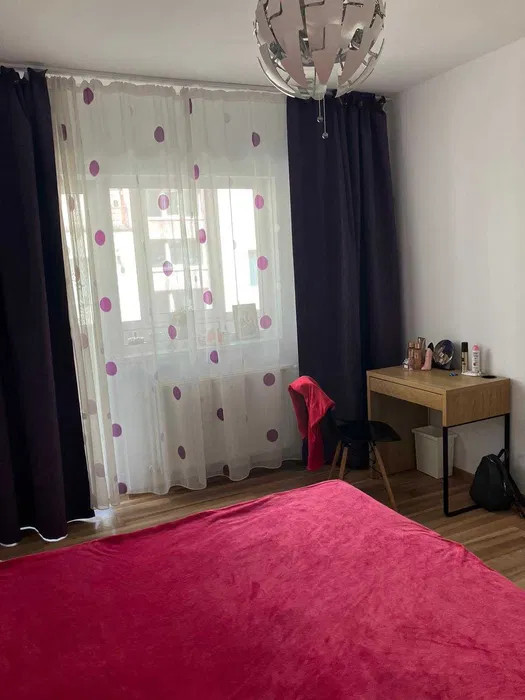 Apartament cu 2 camere, 42 mp, balcon, zona Stejarului