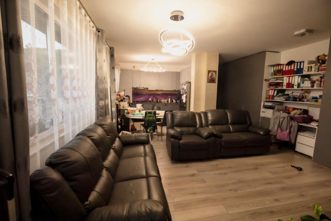 Apartament de 3 camere, Zona Parc Poligon