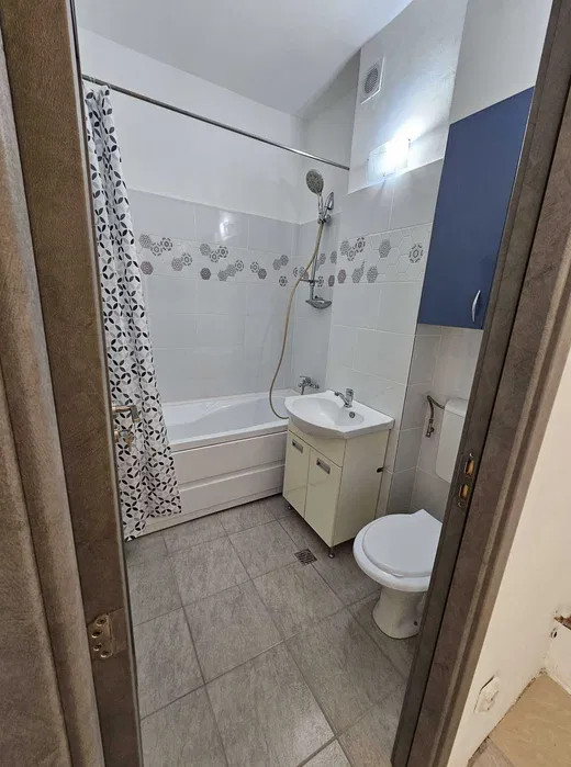 Apartament 2 camere, 41 mp, prima inchiriere, renovat, zona Calea Baciu 