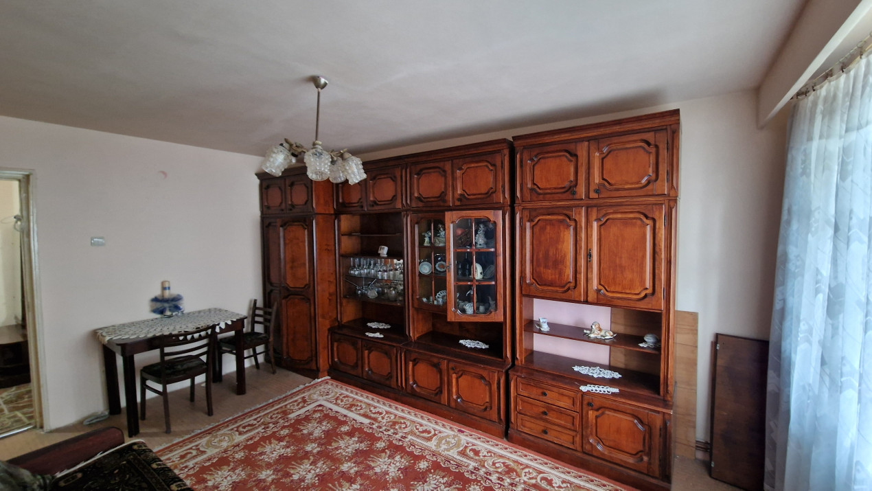 Apartament de 3 camere, decomandat, 66mp utili, Mehedinti