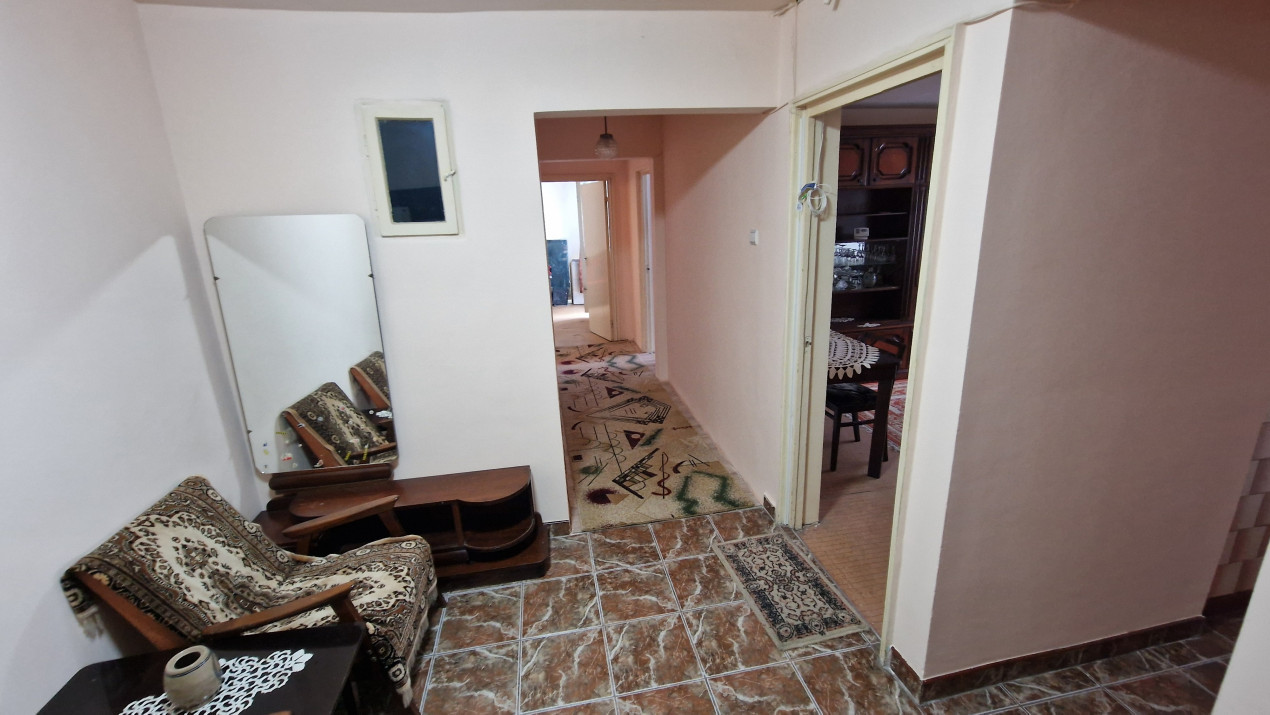 Apartament de 3 camere, decomandat, 66mp utili, Mehedinti