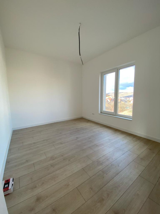 Duplex de vanzare, 175,5 mp, finisat, pivnita, zona strazii Magnoliei