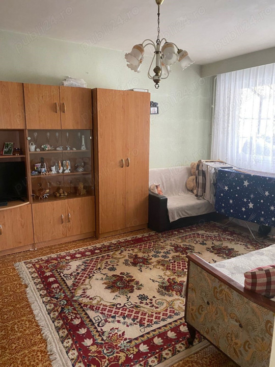 Vand apartament 2 camere, cu suprafata de  49mp, balcon 3.60mp