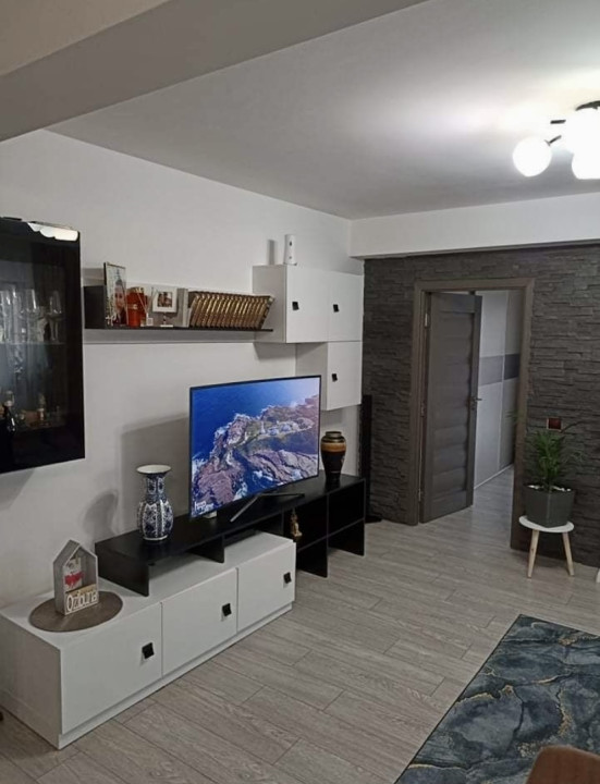 Apartament 3 Camere, Sub Cetate , 63 mp utili 