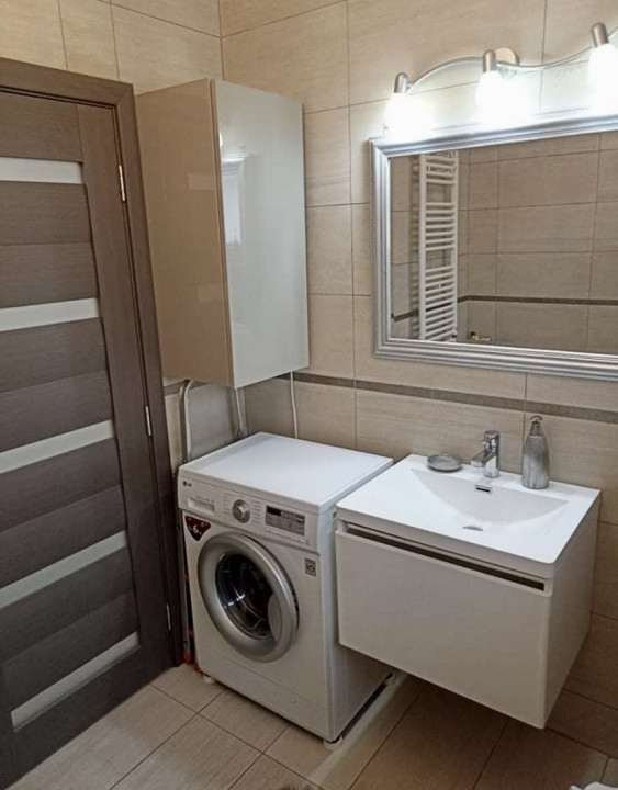 Apartament 3 Camere, Sub Cetate , 63 mp utili 