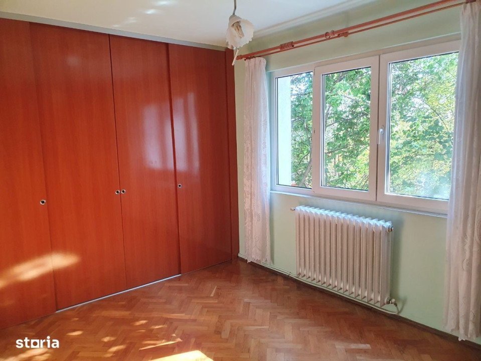 Apartament 3 camere ,69 mp, etaj 2 zona Brancusi