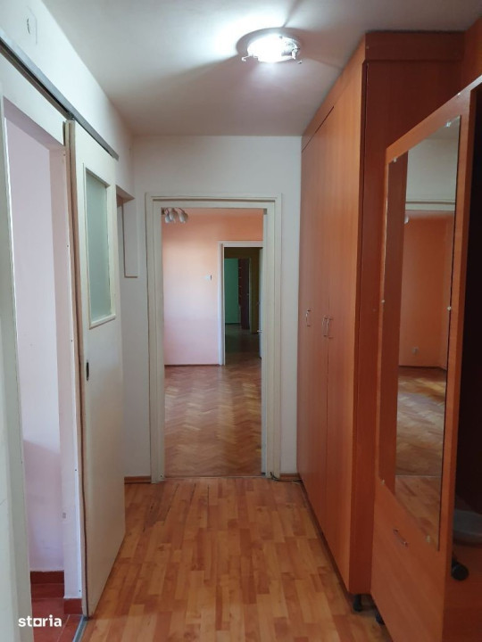 Apartament 3 camere ,69 mp, etaj 2 zona Brancusi