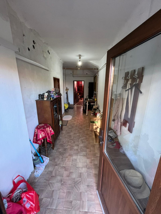 Apartament într-o casă cu curte comună în Andrei Mureșanu