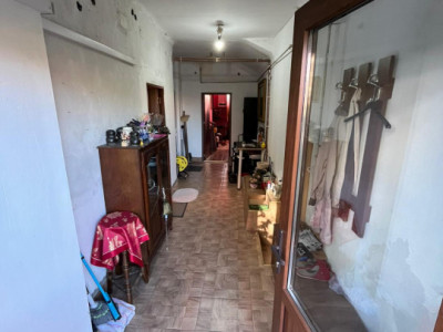 Apartament într-o casă cu curte comună în Andrei Mureșanu