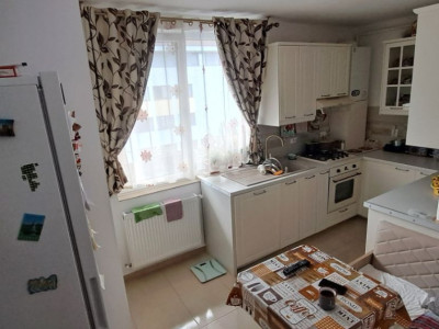 Apartament 2 camere 52mp, in Baciu, zona Primarie la cheie