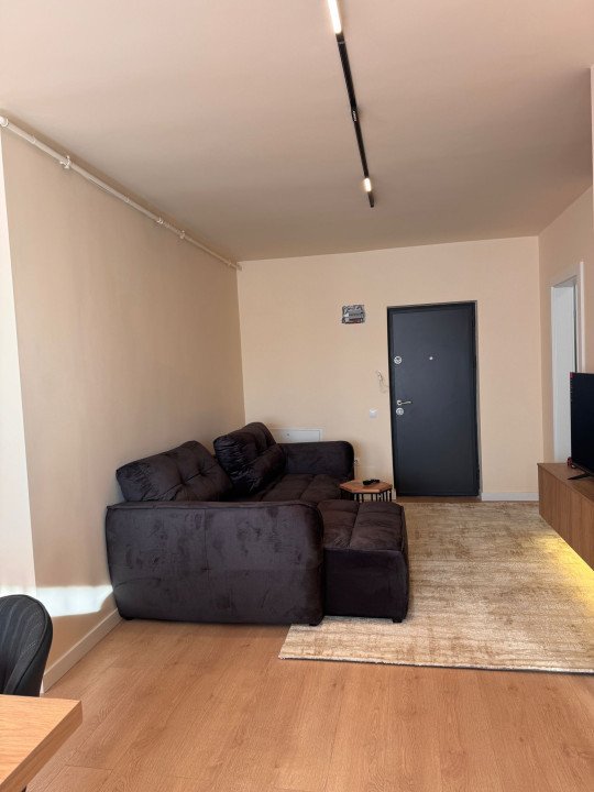 apartament cu 2 camere,ultrafinisat,la cheie+parcare, zona Parc Poligon