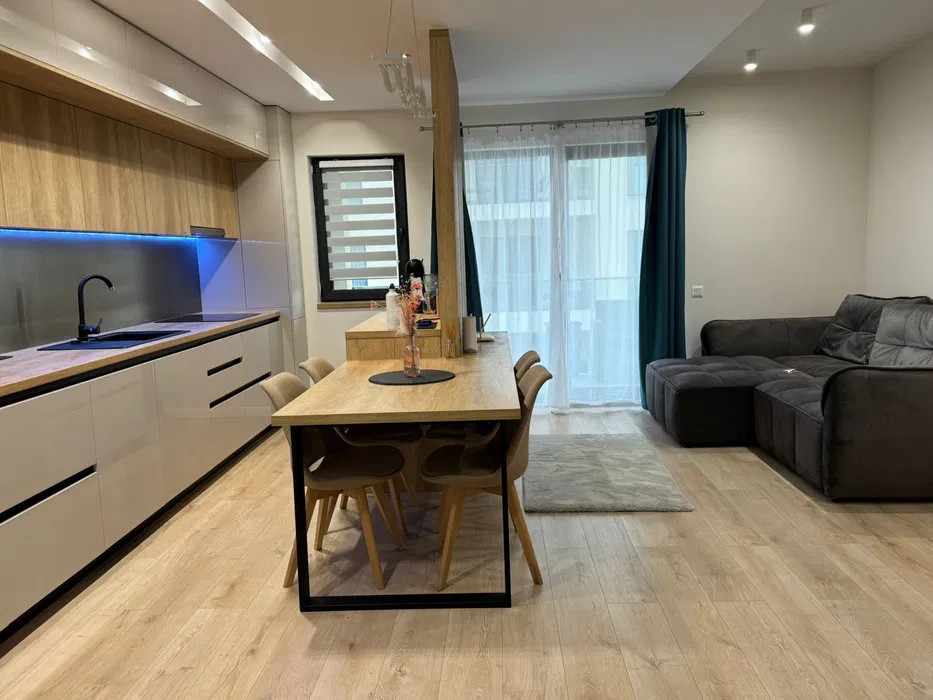 Apartament cu 3 camere, 65 mp, 2 balcoane, zona Somesului