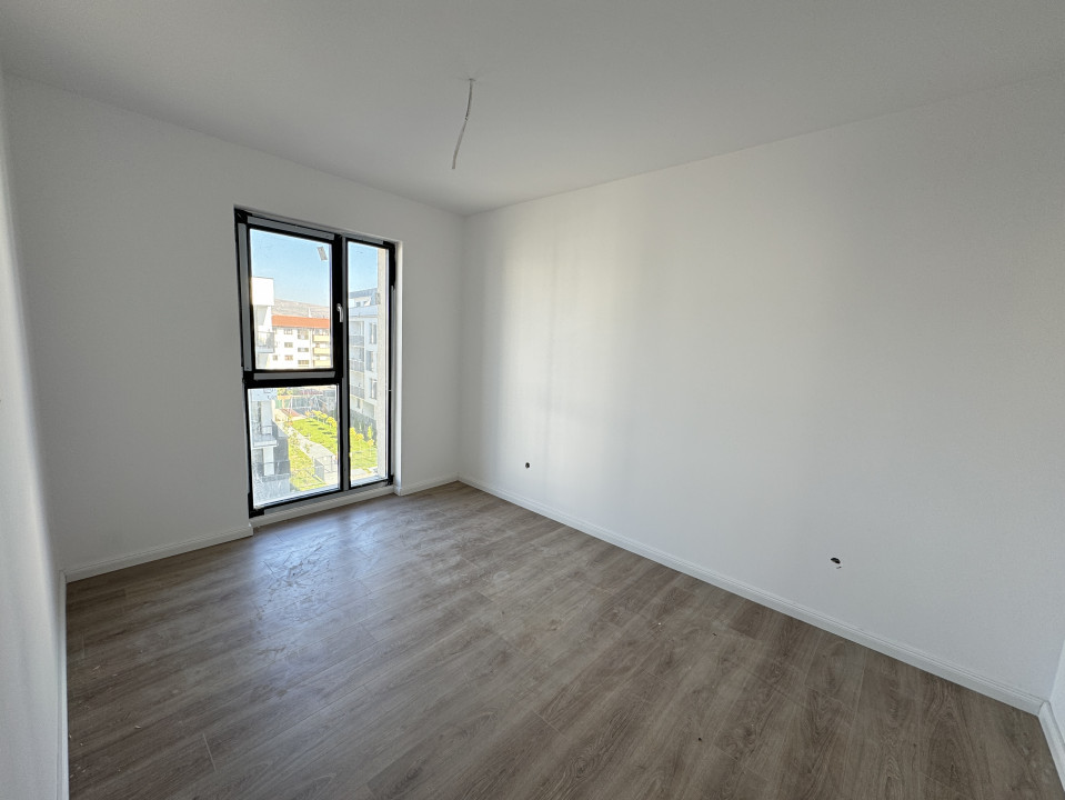 Apartament de 3 camere, 57 mp, Finisat, Parcare, Zona Eroilor