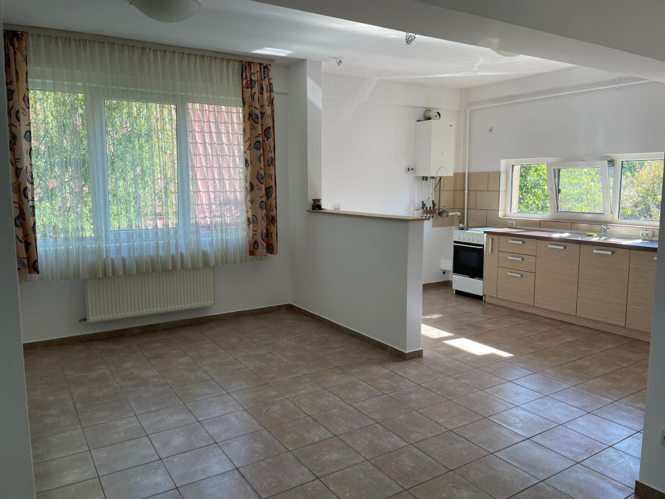 Apartament 3 camere, finisat, luminos, 60mp, balcon, in zona Manastur