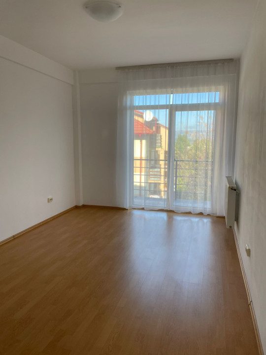 Apartament 3 camere, finisat, luminos, 60mp, balcon, in zona Manastur