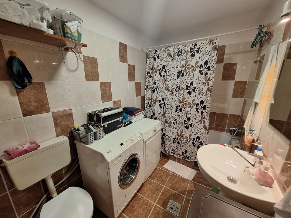 Apartament de două camere, loc de parcare, Zona Teilor