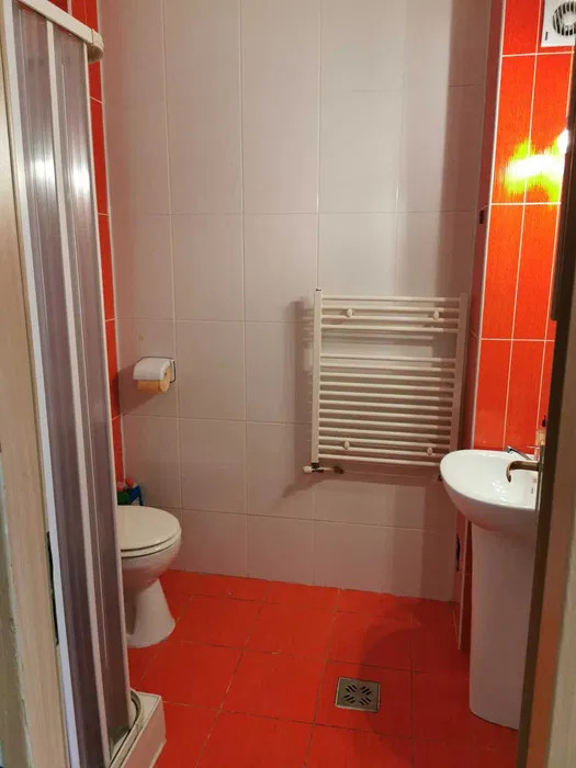 Inchiriez Apartament 3 camere, 2 etaje ,Floresti zona LIDL