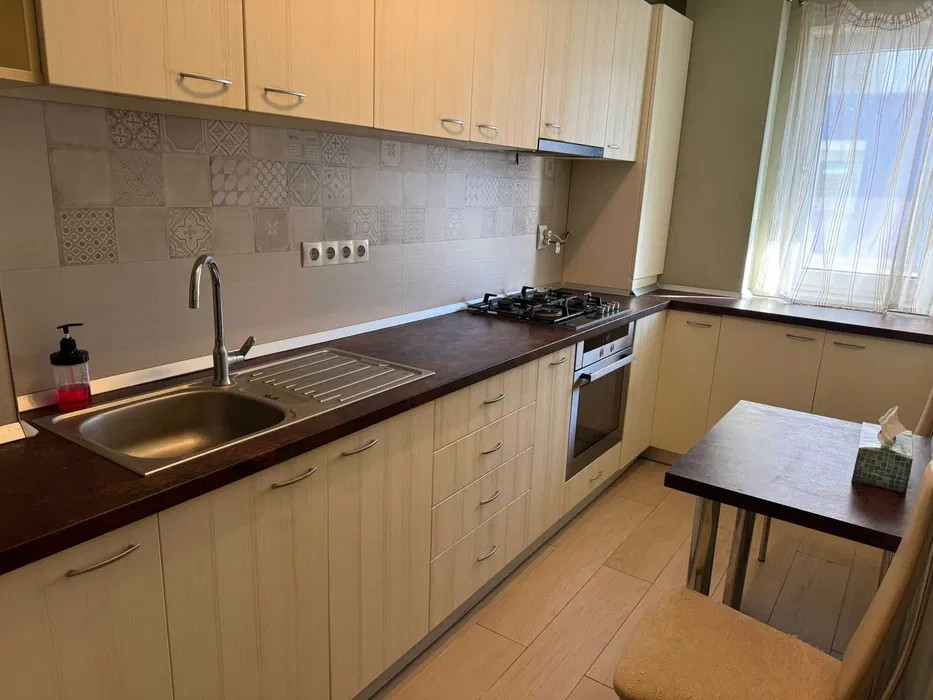 Apartament cu 2 camere, 47 mp, parcare, zona Metro