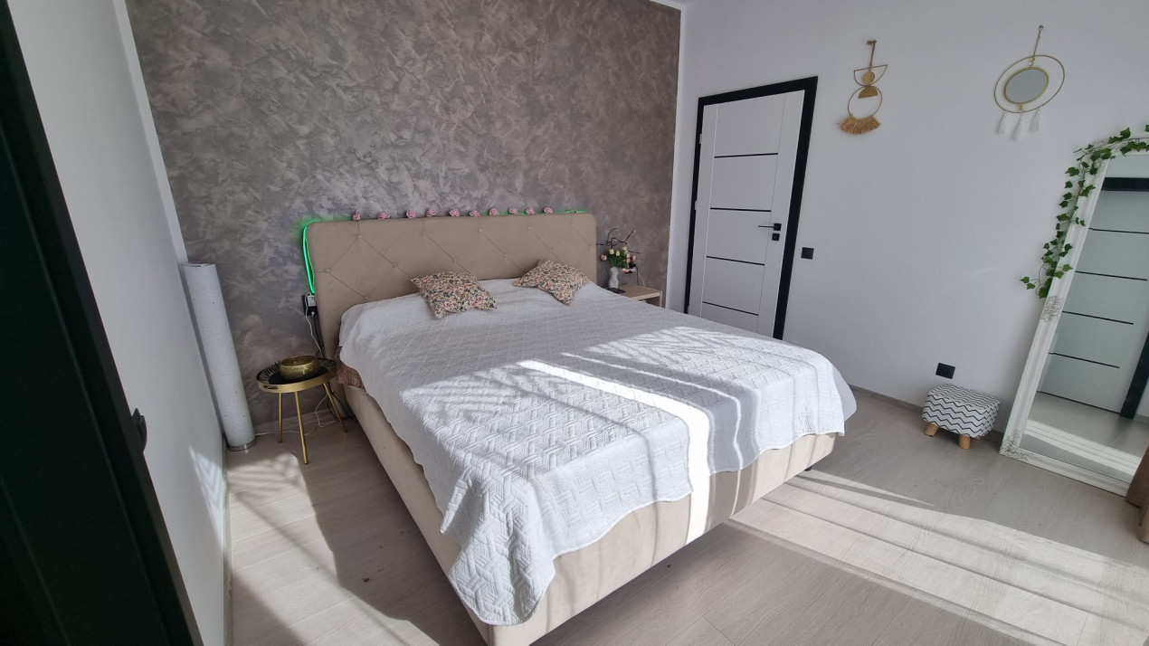 Apartament 3 camere 77 mp cu 2 terase, Teilor