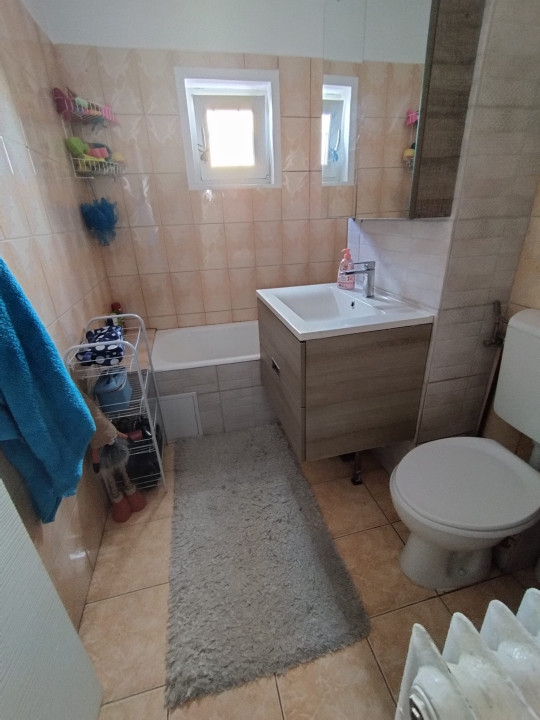 Apartament 3 camere decomandate, 2 băi, 67 mp utili, zona Cioplea