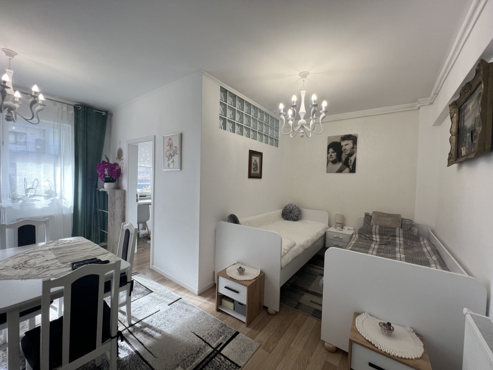 Apartament cu o caamera , Sesul de Sus