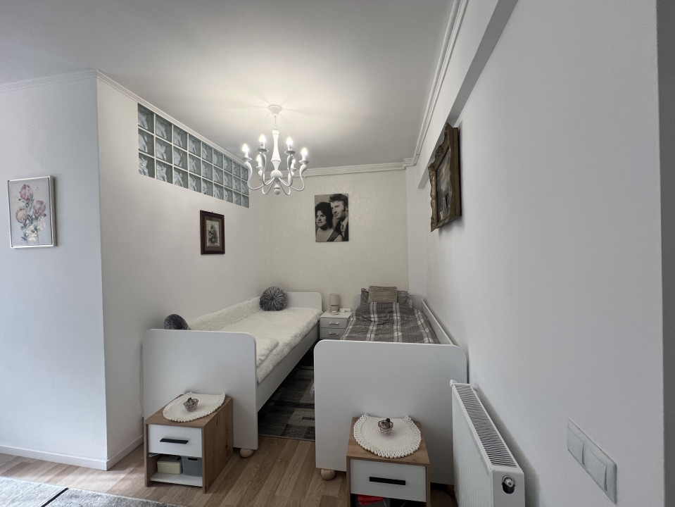 Apartament cu o caamera , Sesul de Sus