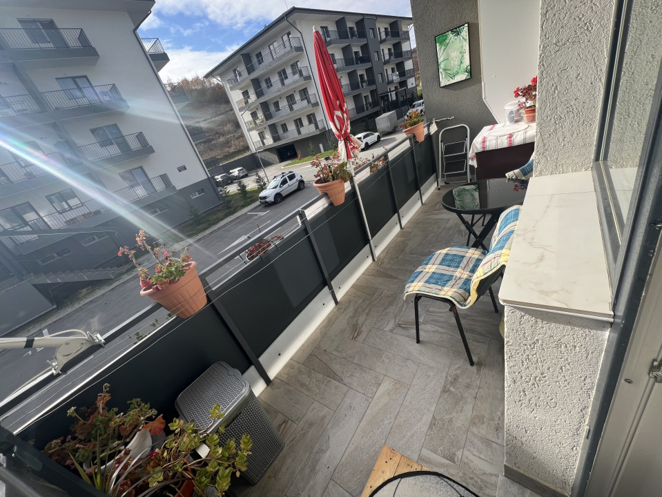 Apartament cu o caamera , Sesul de Sus