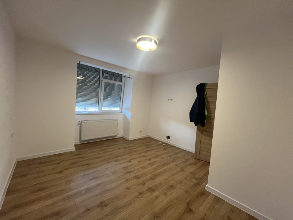 Apartament  3 camere , zona Tautului