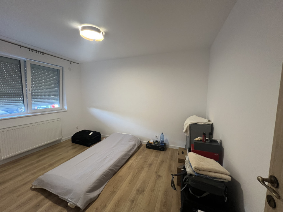 Apartament  3 camere , zona Tautului